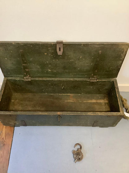 VINTAGE AMMO BOX WITH ROPE HANDLES, PADLOCK AND KEY - Nostalgia Furniture & Gifts